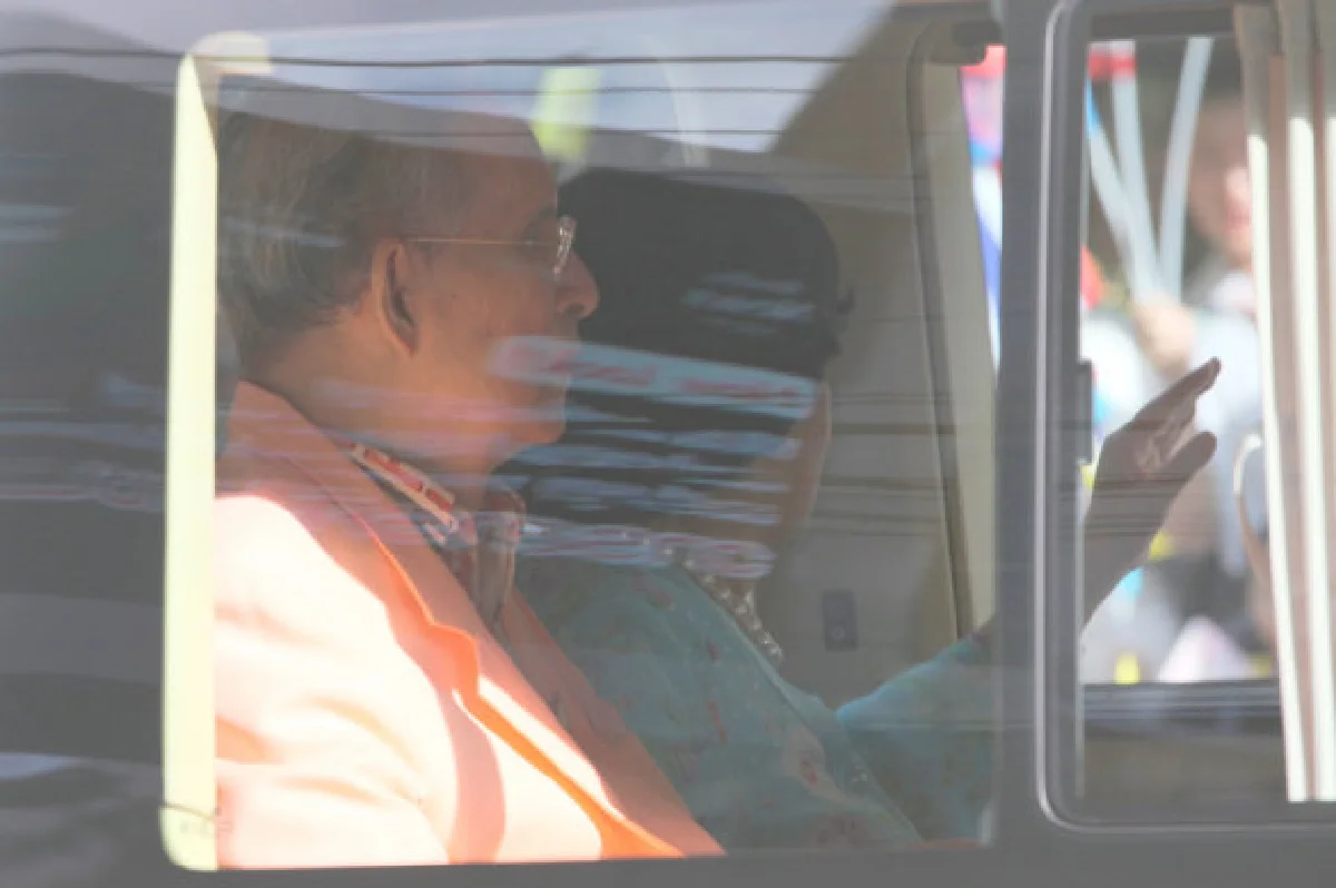 ในหลวง-พระราชินีเสด็จฯจากศิริราชไปประทับหัวหินแล้ว