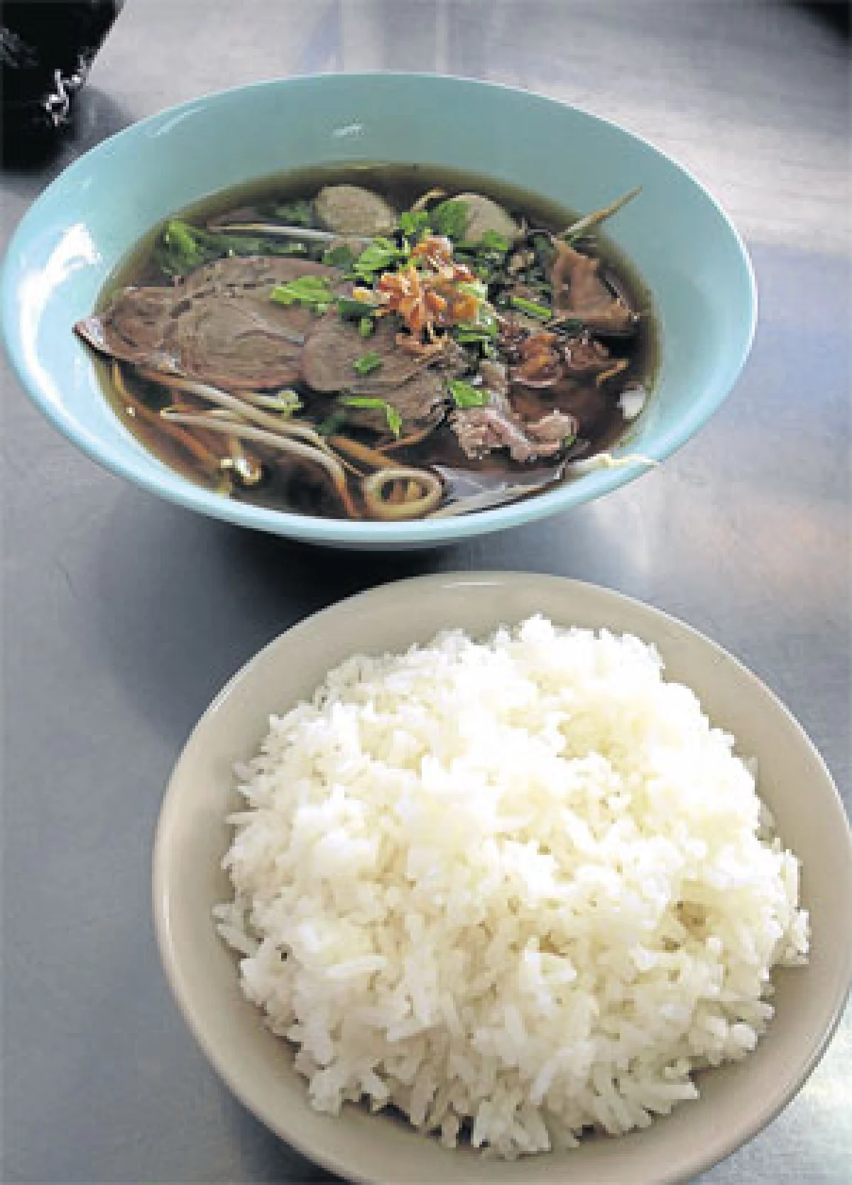 ก๋วยเตี๋ยวเอสโซ่นครพนม กลมกล่อมหอมละมุน