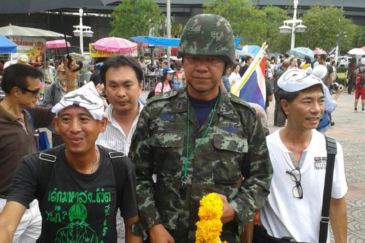กองทัพปชช.แถลงการณ์ต้านรัฐ-ทักษิณทุกรูปแบบ