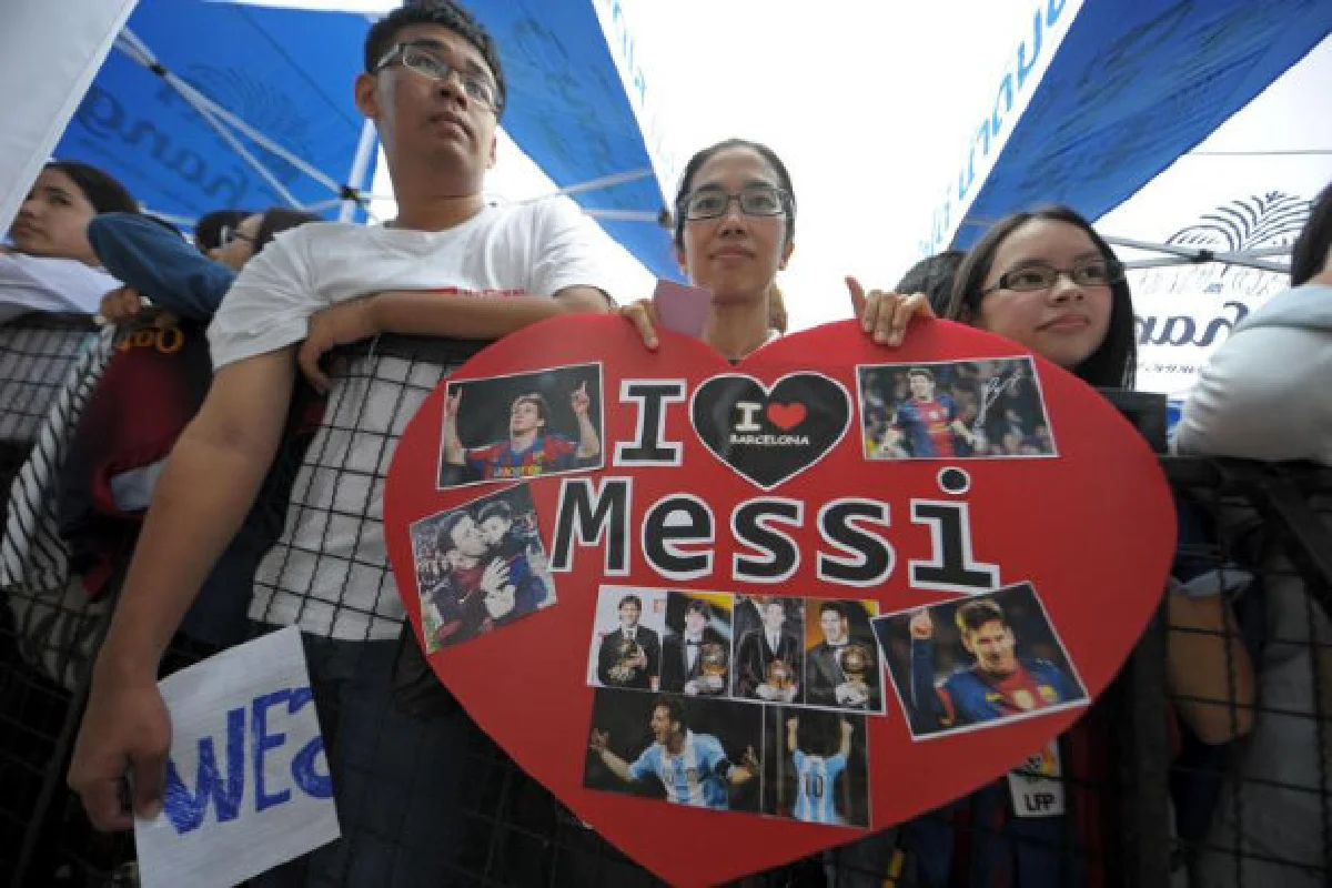 เมสซีนำทัพนักเตะบาร์ซาถึงไทยแล้ว