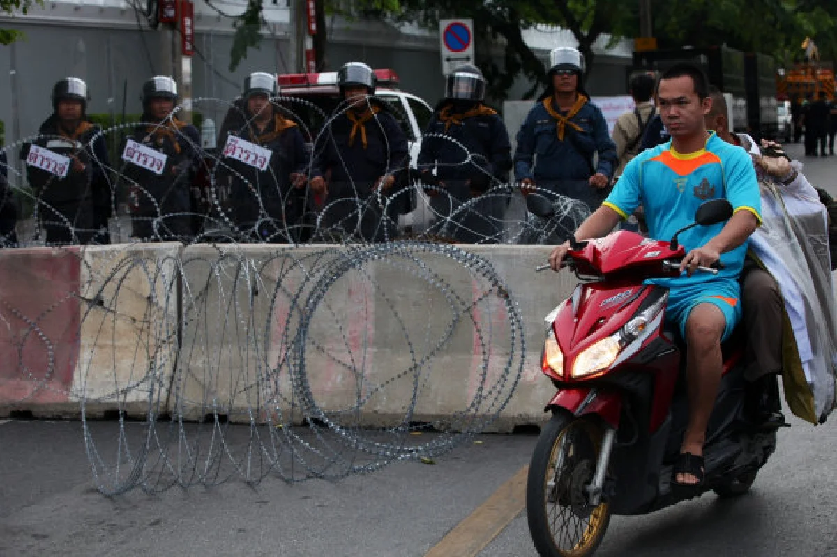ตร.คุมสภาเข้ม!ค้นรถผ่านเข้า-ออกทุกคัน