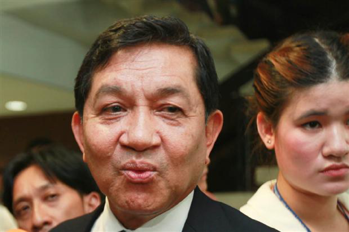 "บิ๊กบัง"ปัดนั่งประธานกมธ.ร่างนิรโทษ "บิ๊กบัง"ปัดนั่งประธานกมธ.ร่างนิรโทษ