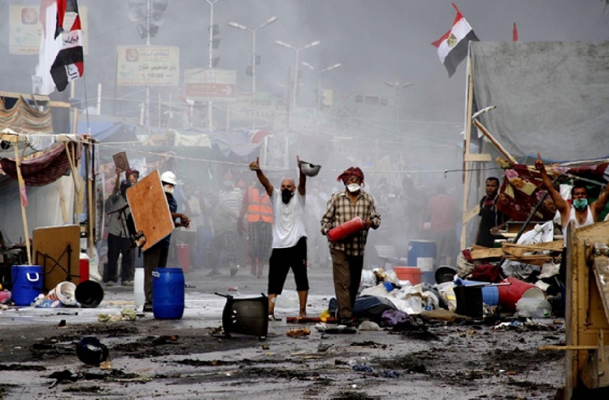 (Updated) Fresh Egypt violence as 80 killed in Friday's "Day of anger"
