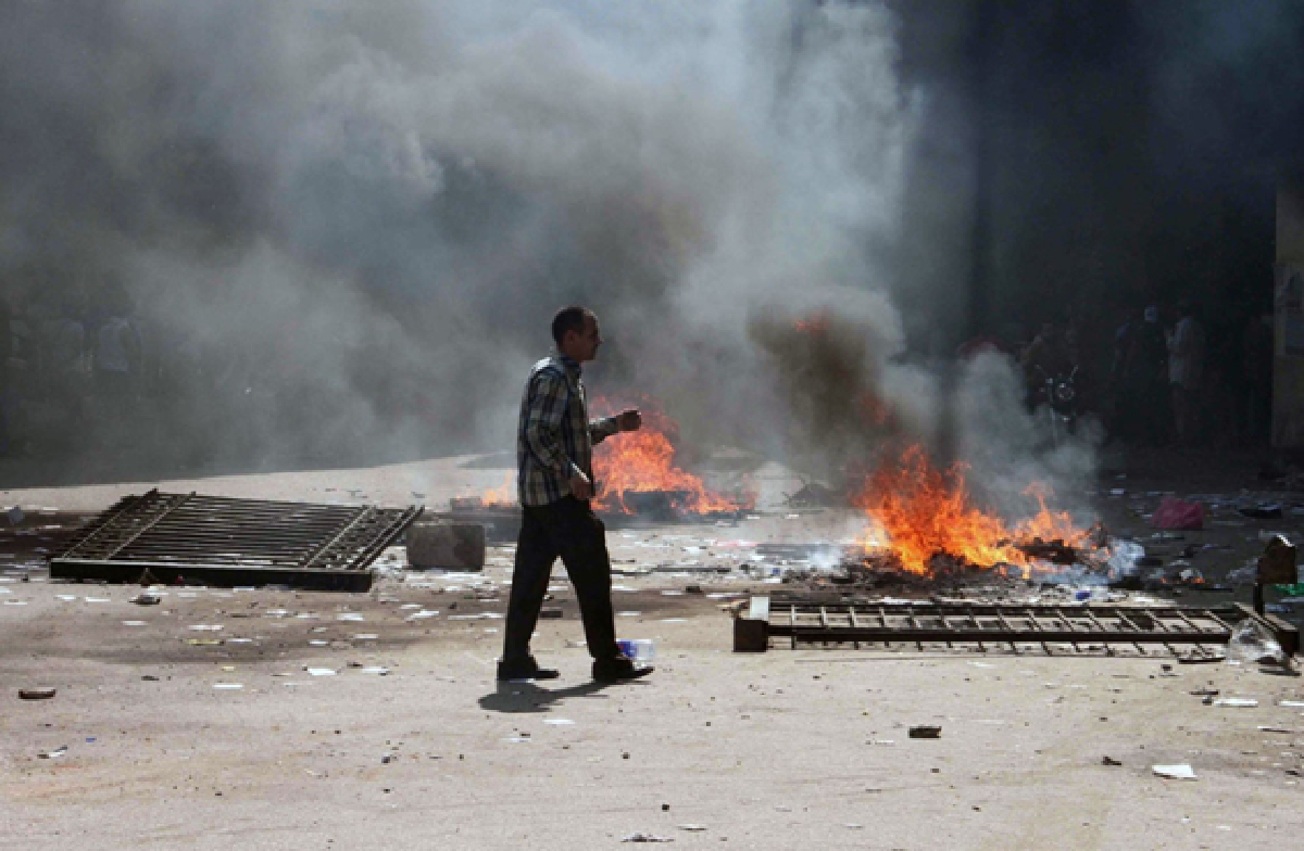 (Updated) Fresh Egypt violence as 80 killed in Friday's "Day of anger"