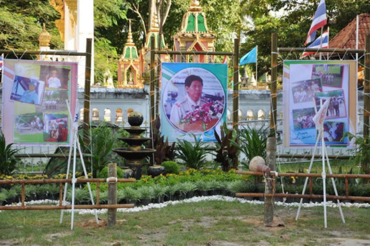 จัดงานศพผอ.โรงเรียนตรังคล้ายชุมนุมลูกเสือ