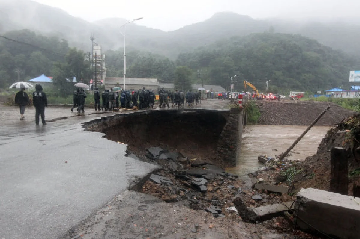 เหยื่อมหาอุทกภัยจีนพุ่งทะลุ100ศพ