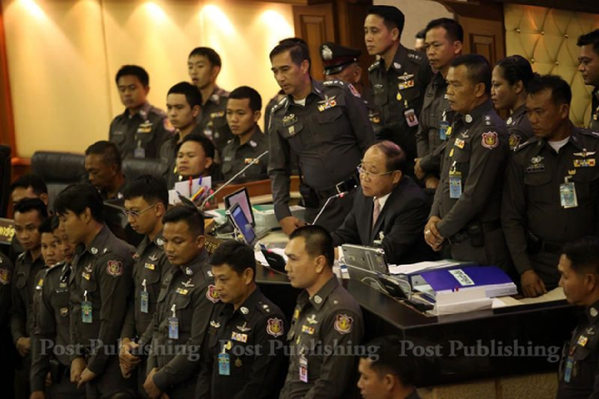Chaotic parliament will try again today