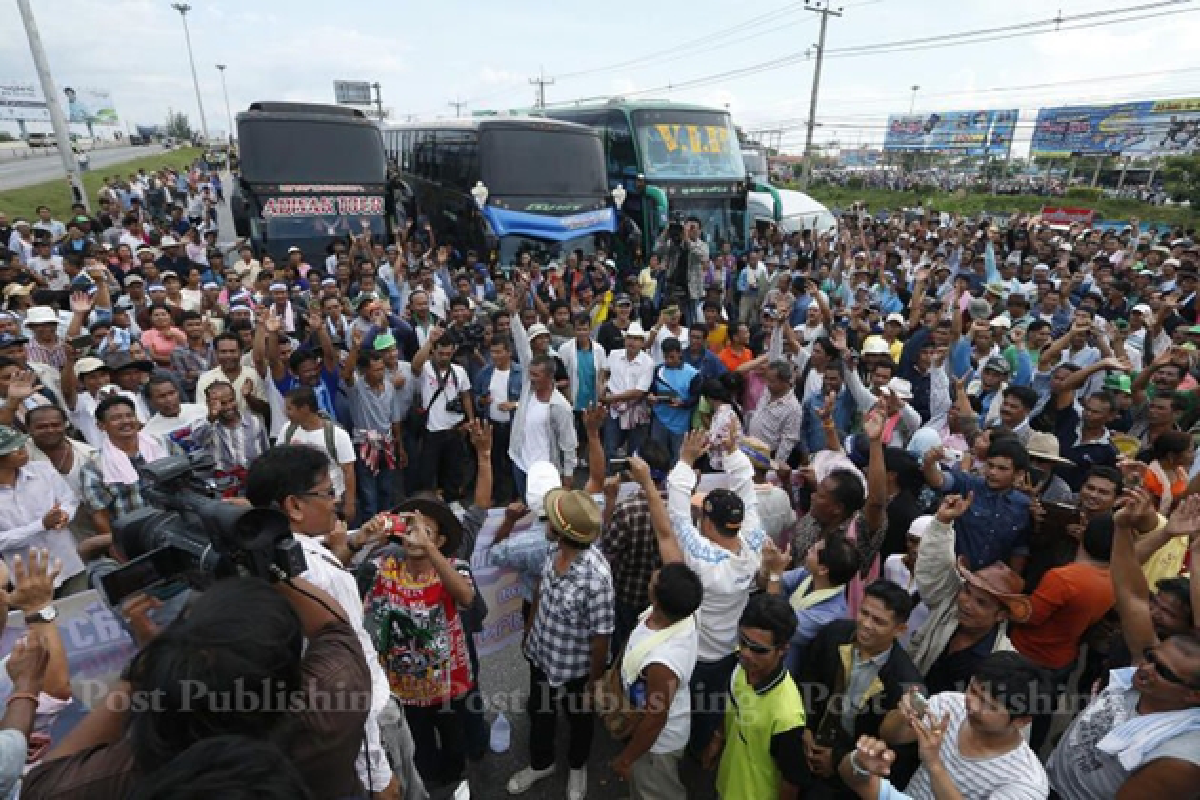 Updated: Rubber protest spreads as talks fail