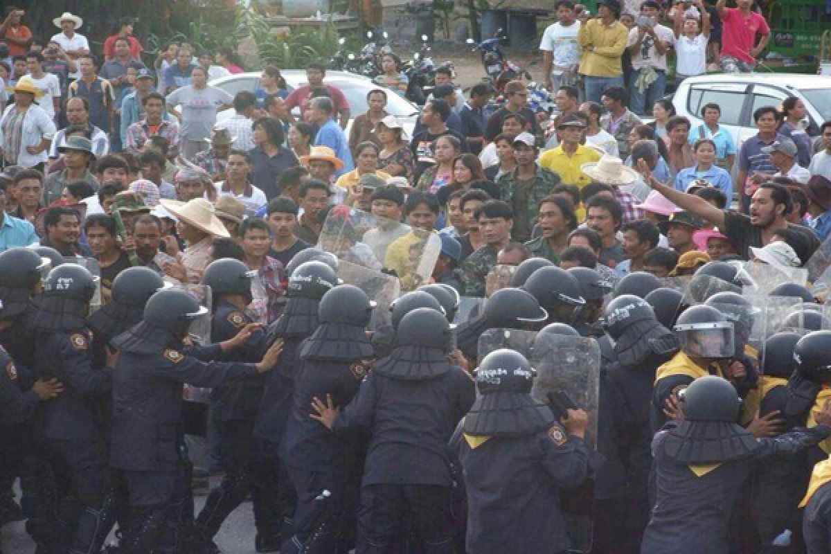 Rubber protest turns violent