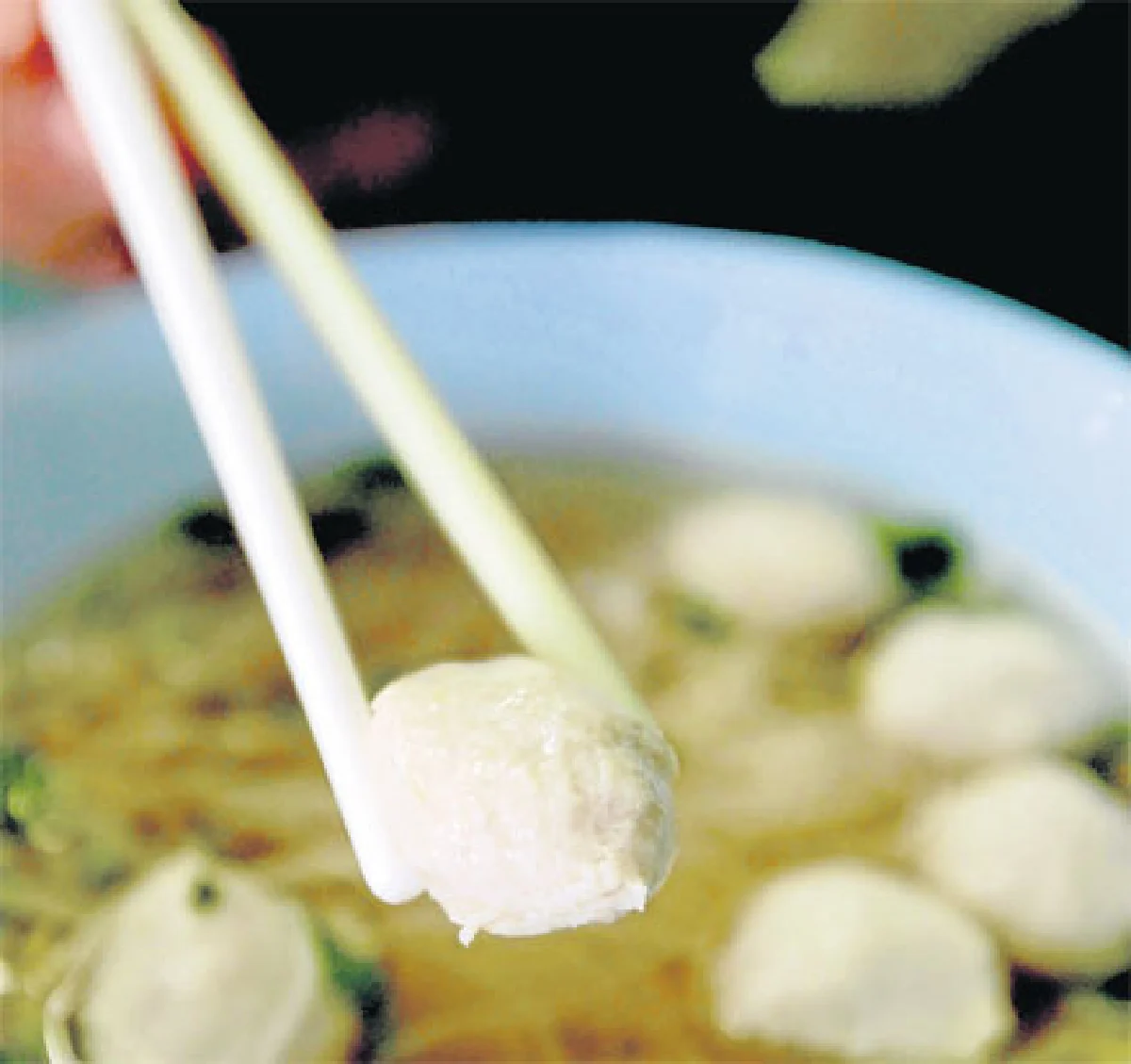 ลูกชิ้นน้ำใสนายแดง อร่อยเพลินเกินห้ามใจ