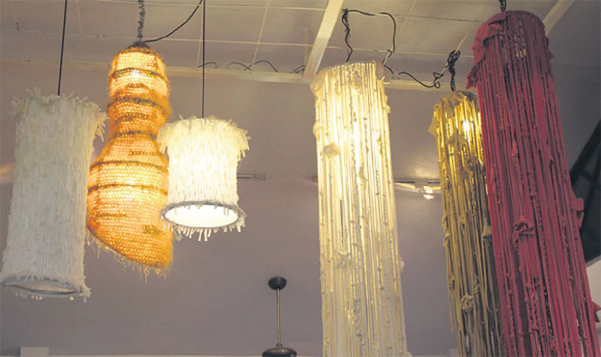 'บัวผัด แฟคทอรี่' เพิ่มมูลค่าให้เศษผ้า