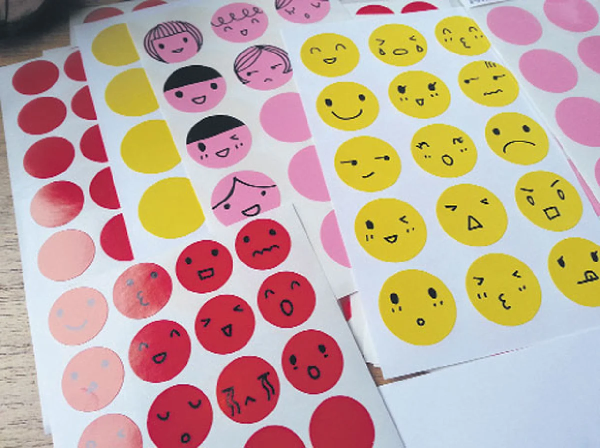 ทำสติ๊กเกอร์น่ารักๆ ไว้ใช้เองกันดีกว่า