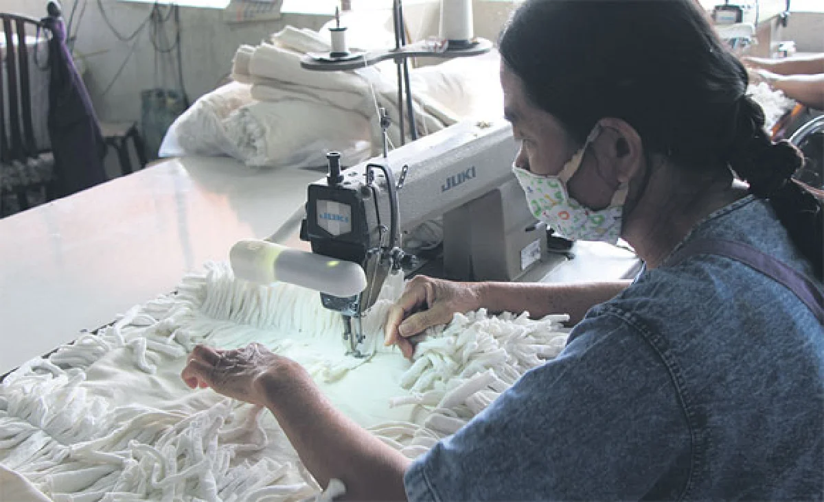 'บัวผัด แฟคทอรี่' เพิ่มมูลค่าให้เศษผ้า