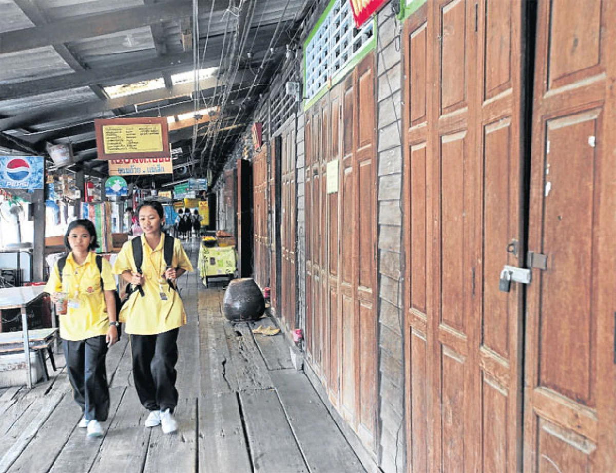เดินกินลม ชมตลาดน้ำโบราณ