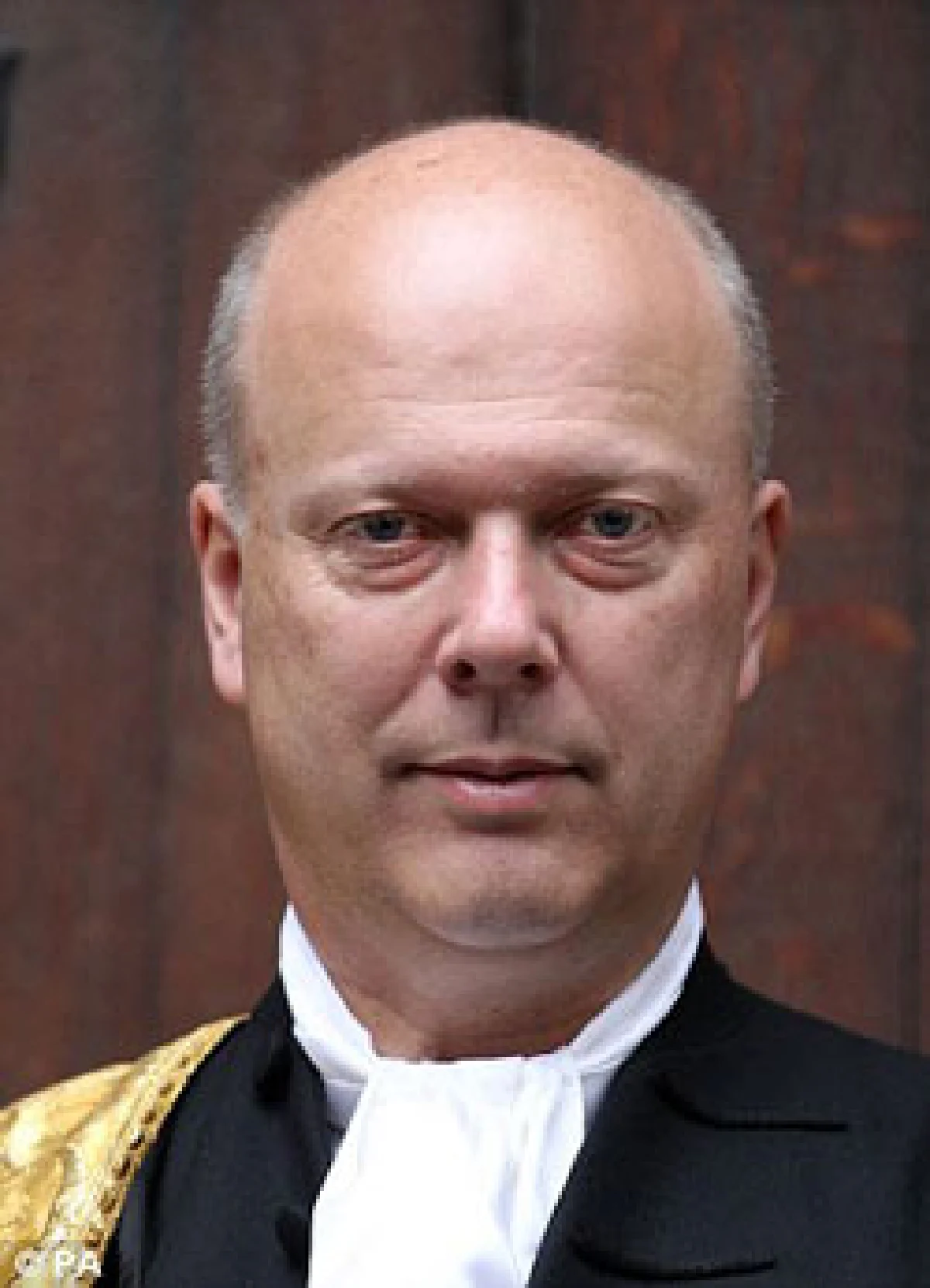 แฉ 1ใน4ส.ส.ผู้ดีใช้เงินภาษีจ่ายลูก-เมียทำงานรัฐ