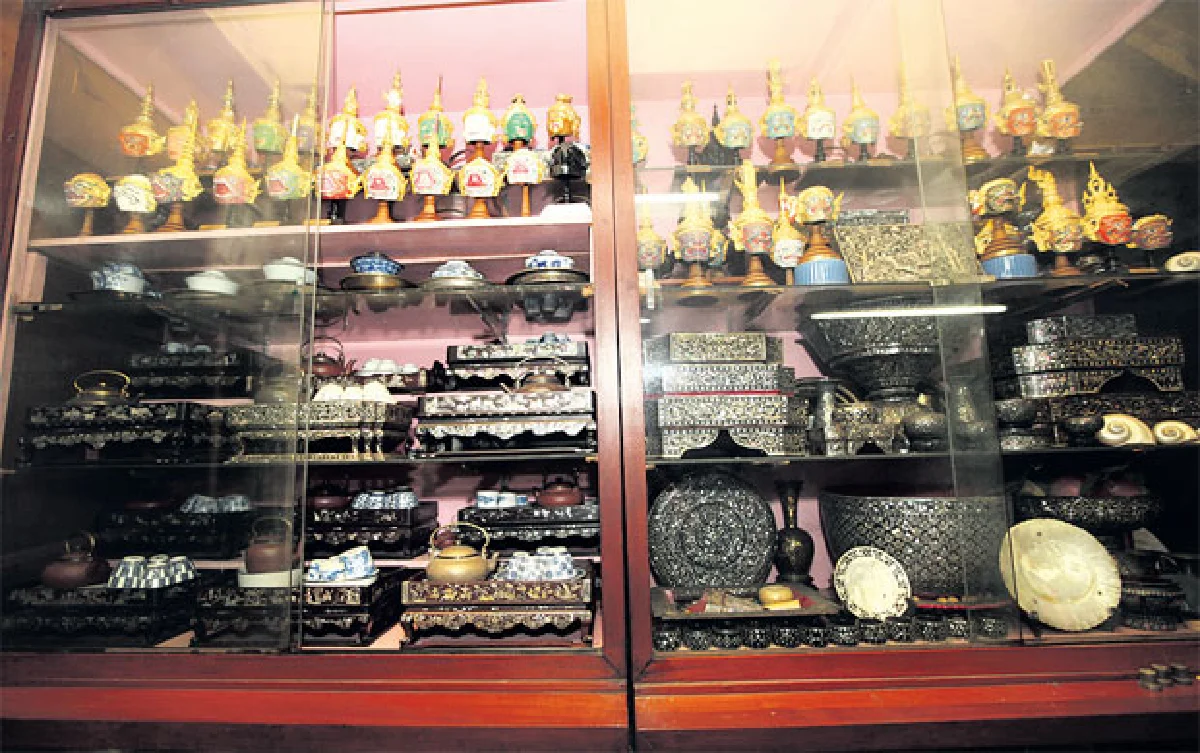 เครื่องมุกโบราณทรงคุณค่า ของ บุญรัตน เพชรฉาย