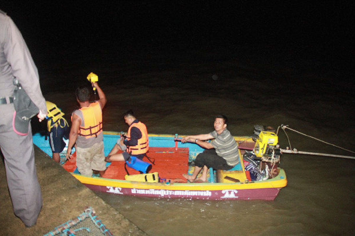 หนุ่มออกหาปลาเจอพายุซัดเรือล่มจมหาย หนุ่มออกหาปลาเจอพายุซัดเรือล่มจมหาย