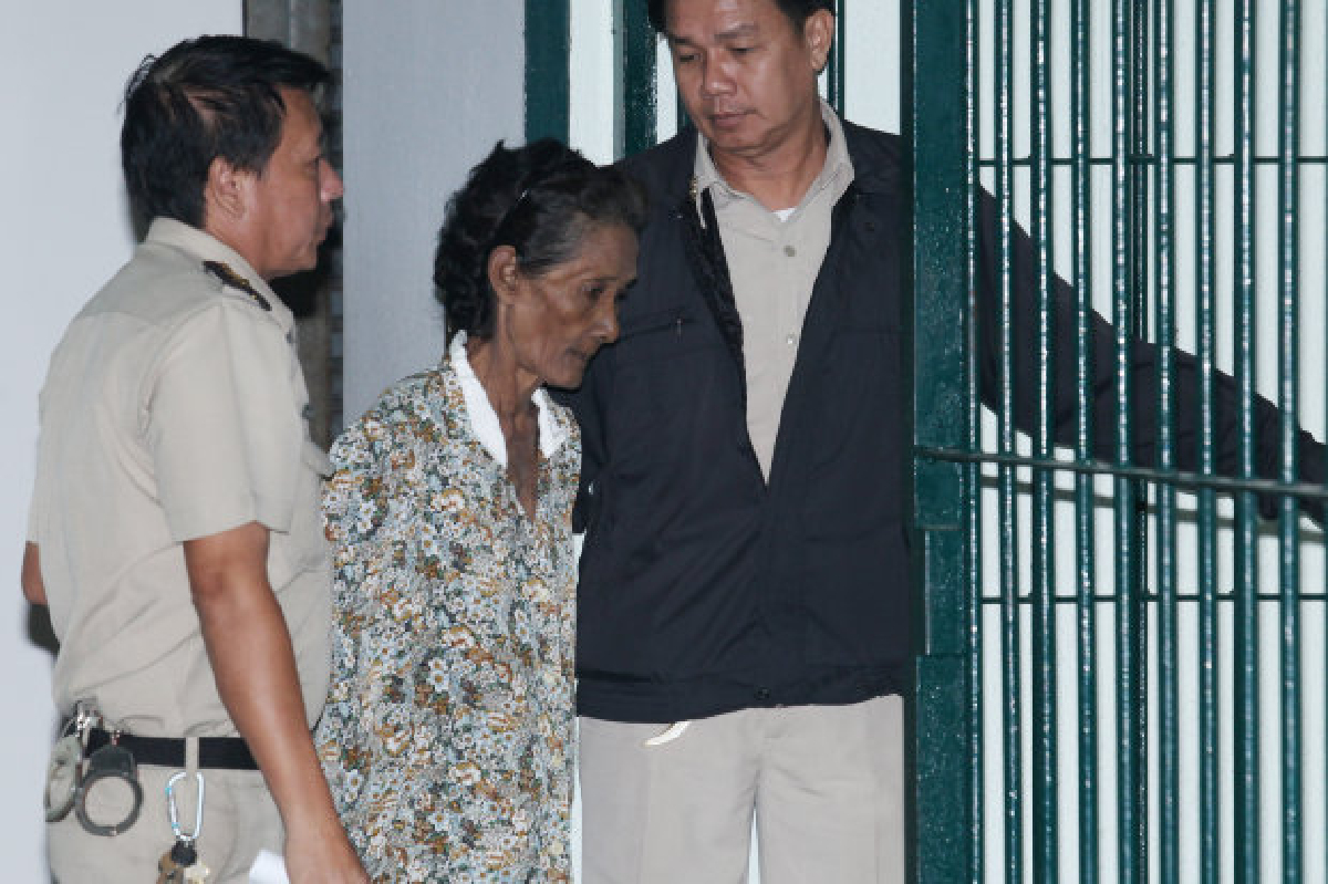 คุก3ปียายปลูกใบกระท่อมขึงลวดไฟช็อตโจรตาย คุก3ปียายปลูกใบกระท่อมขึงลวดไฟช็อตโจรตาย