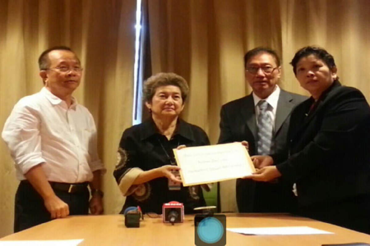พะเยาว์ร้องกสม.ช่วยประกันตัวเสื้อแดง พะเยาว์ร้องกสม.ช่วยประกันตัวเสื้อแดง