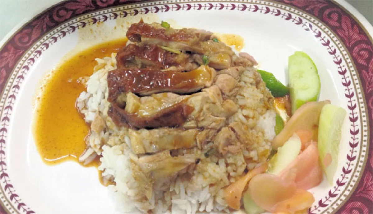เป็ดย่างเจ้าอร่อย ร้อยปีคู่ถนนเจริญกรุง