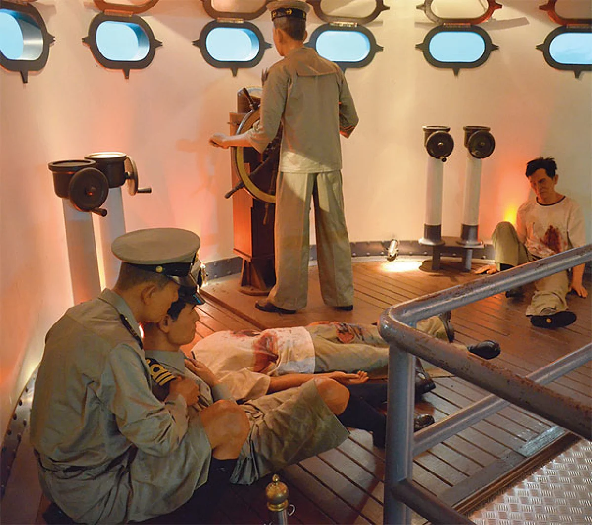 ระลึกวีรชนบนอนุสรณ์สถานแห่งชาติ