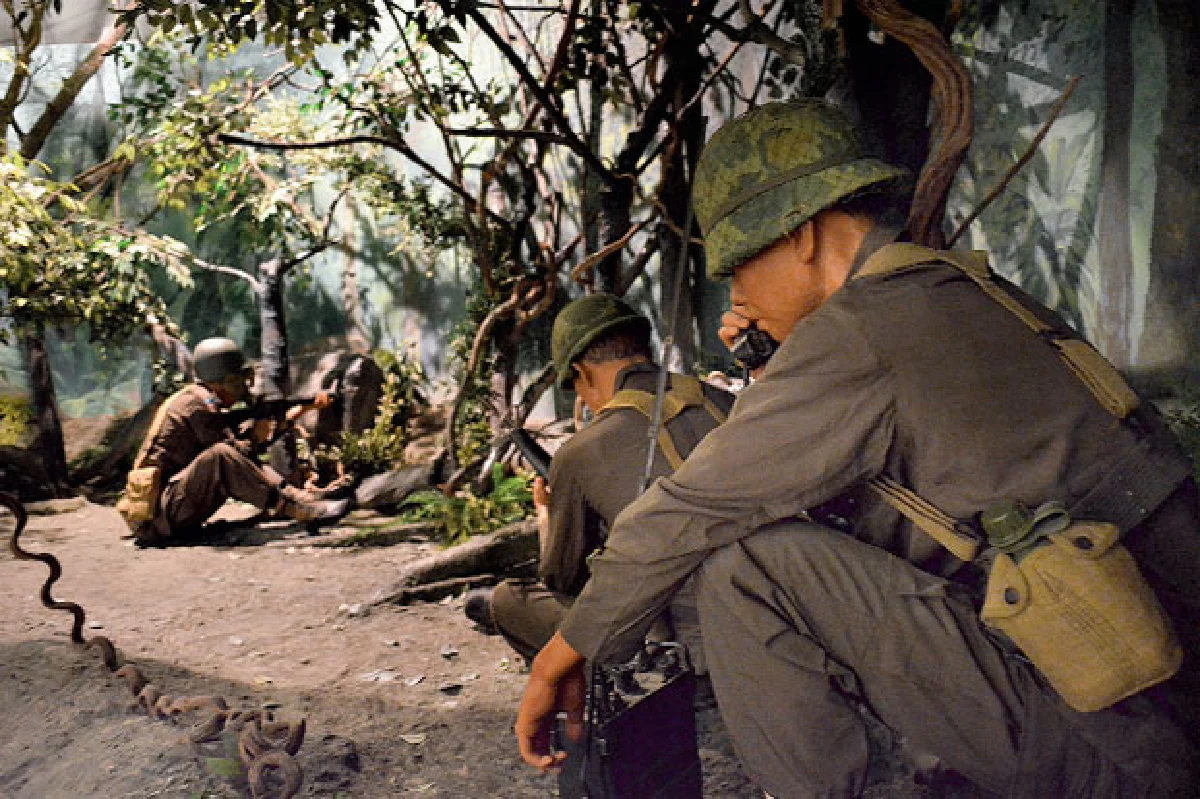 ระลึกวีรชนบนอนุสรณ์สถานแห่งชาติ