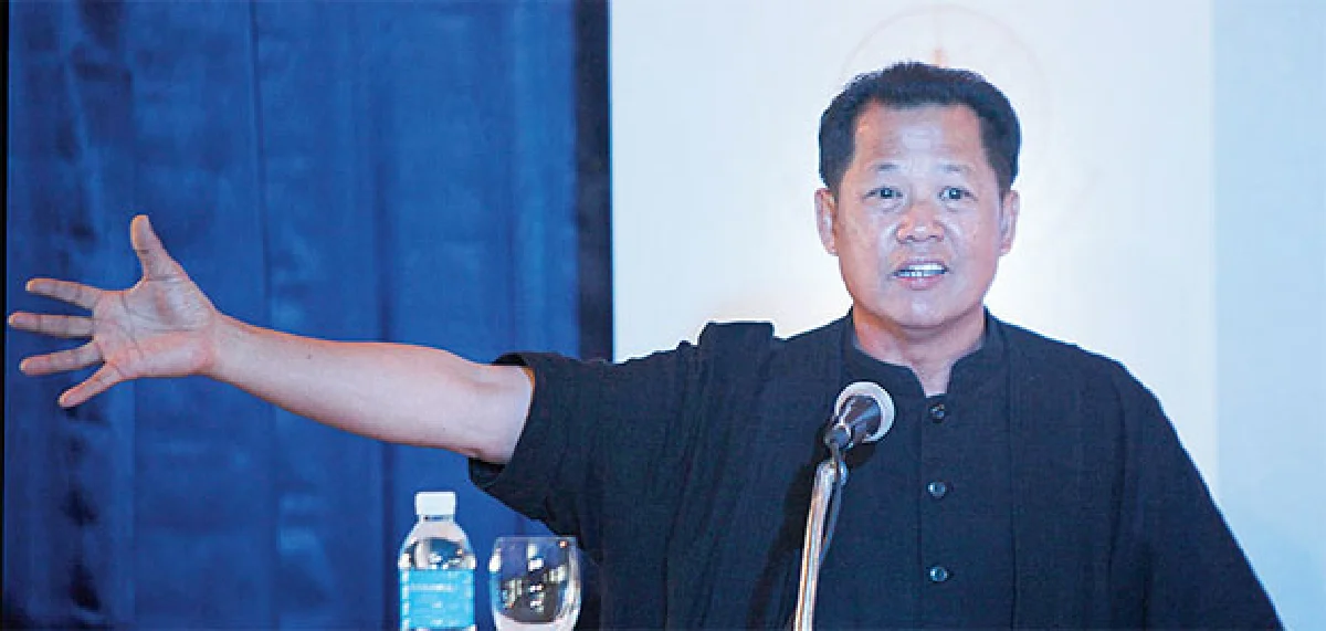 เคาะโต๊ะ ... งานประมูลศิลปกรรมแห่งชาติ ครั้งที่ 1