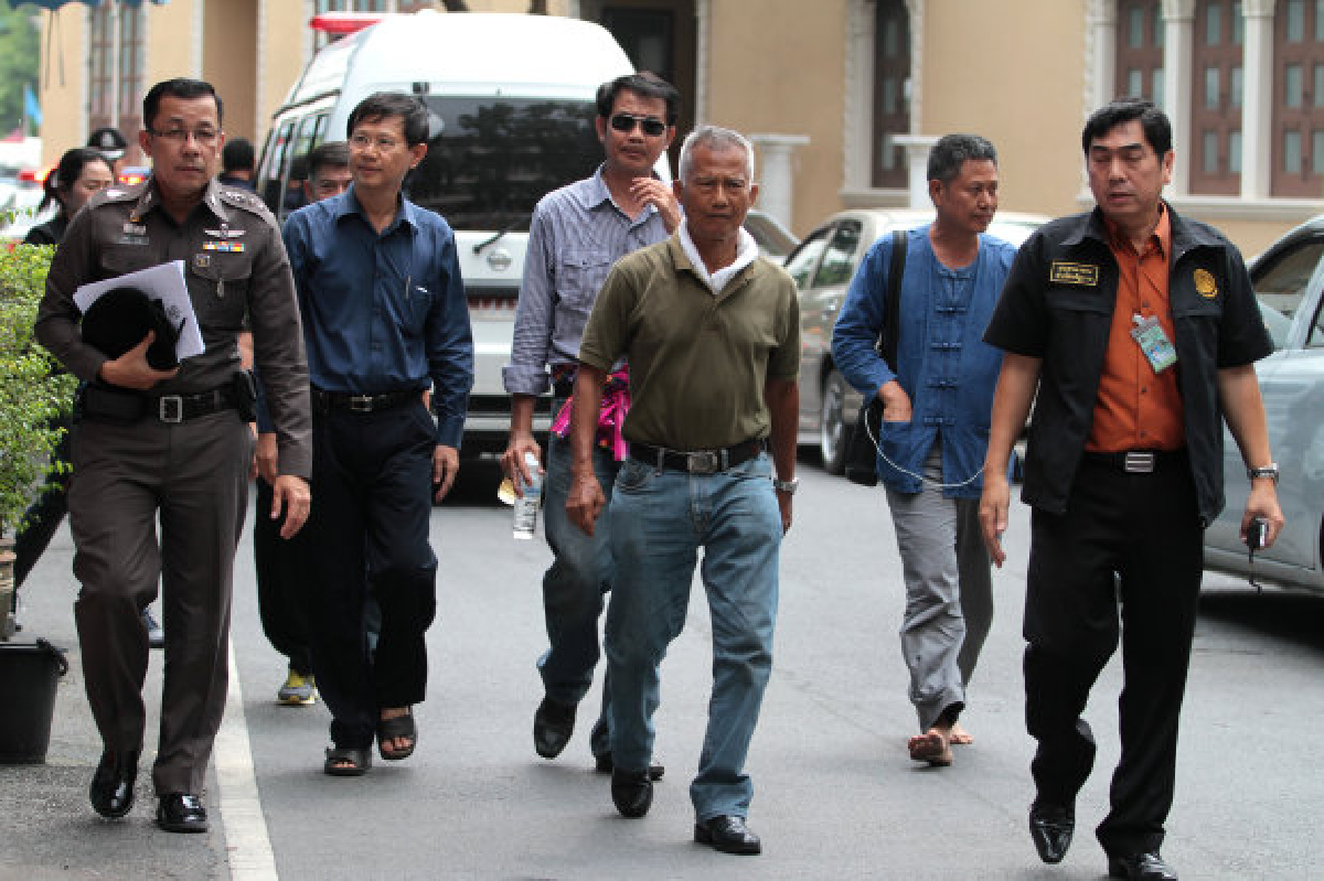 กปท.ยุติชุมนุมยอมกลับสวนลุมฯ กปท.ยุติชุมนุมยอมกลับสวนลุมฯ