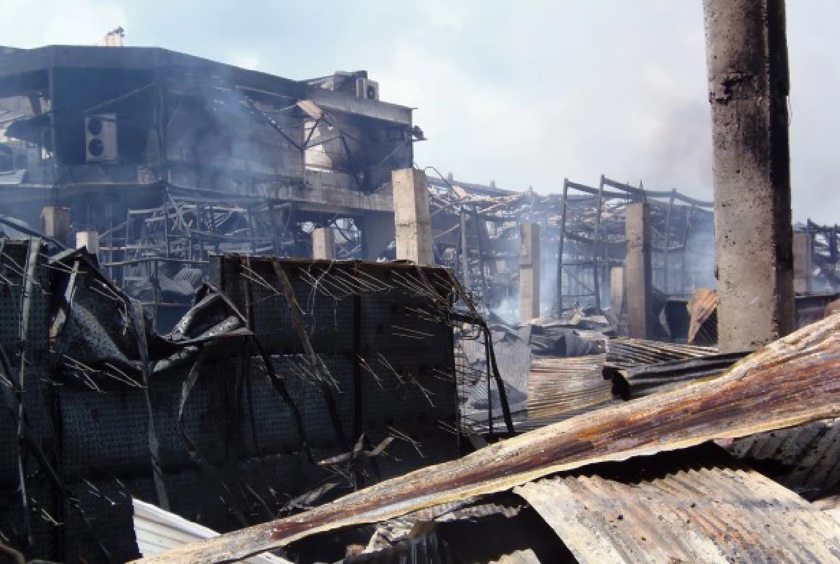 จนท.เร่งสอบสาเหตุเพลิงไหม้ซุปเปอร์ชีป