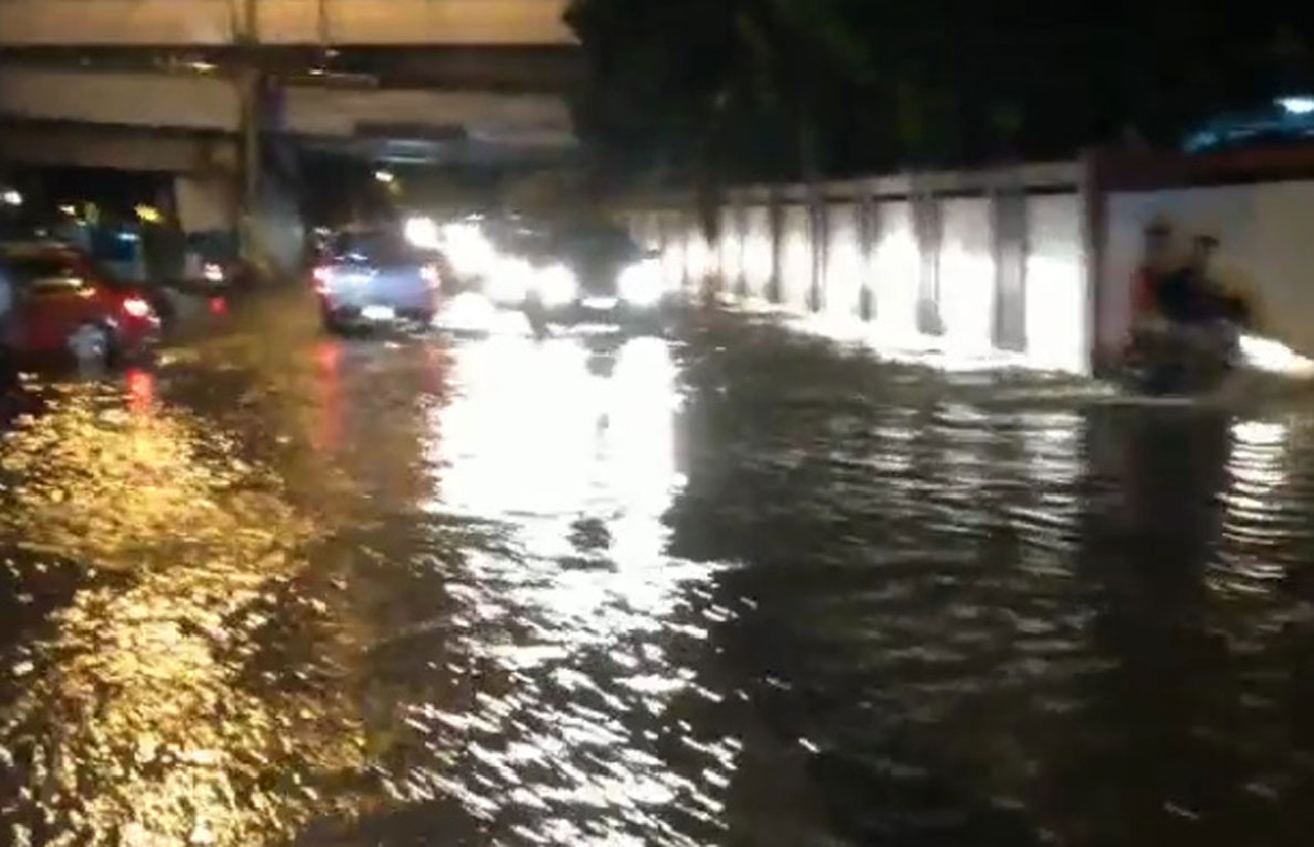 น้ำล้นตลิ่งบางปะกงท่วมฉะเชิงเทรา น้ำล้นตลิ่งบางปะกงท่วมฉะเชิงเทรา