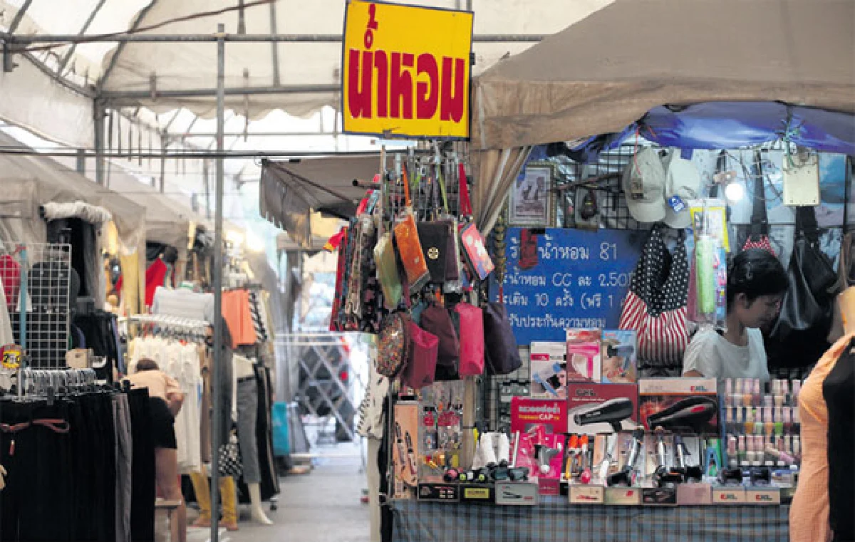 ตลาดนัดอ่อนนุช ช็อปเพลินราคาเบาๆ