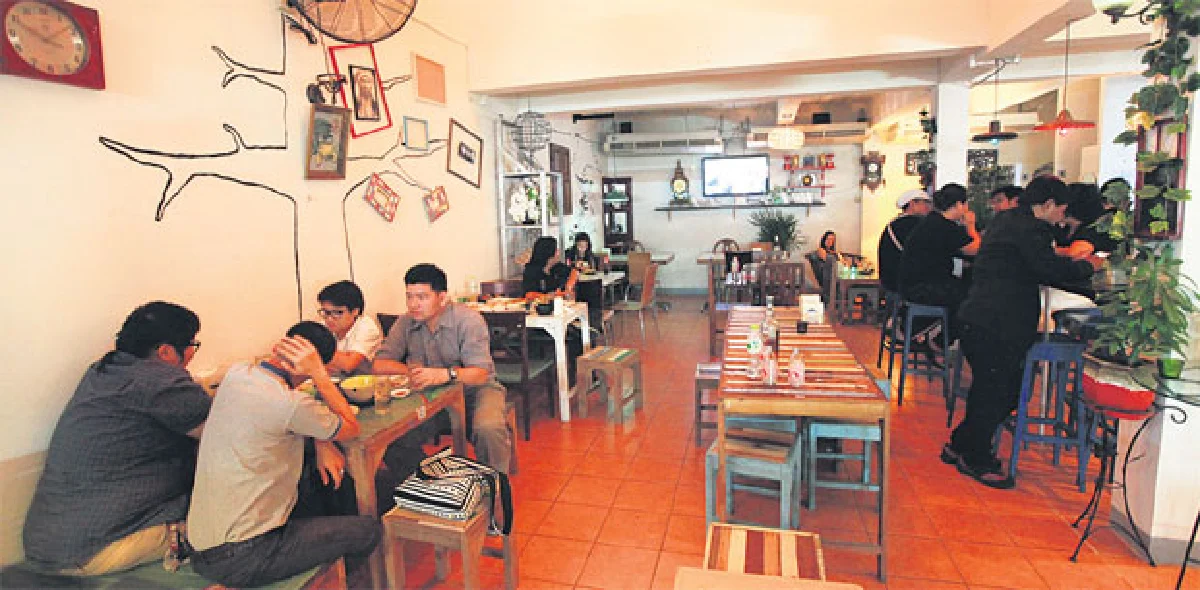 ร้านถนนรางน้ำ มุมละมุนกลางกรุง