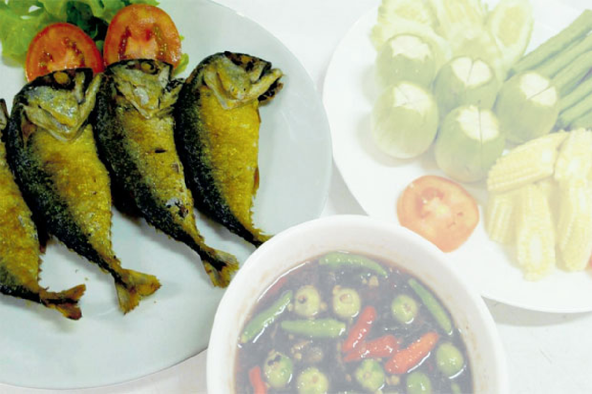 แวะเที่ยวกินปลาทูคอหัก เจริญรัตน์รีสอร์ท แวะเที่ยวกินปลาทูคอหัก เจริญรัตน์รีสอร์ท