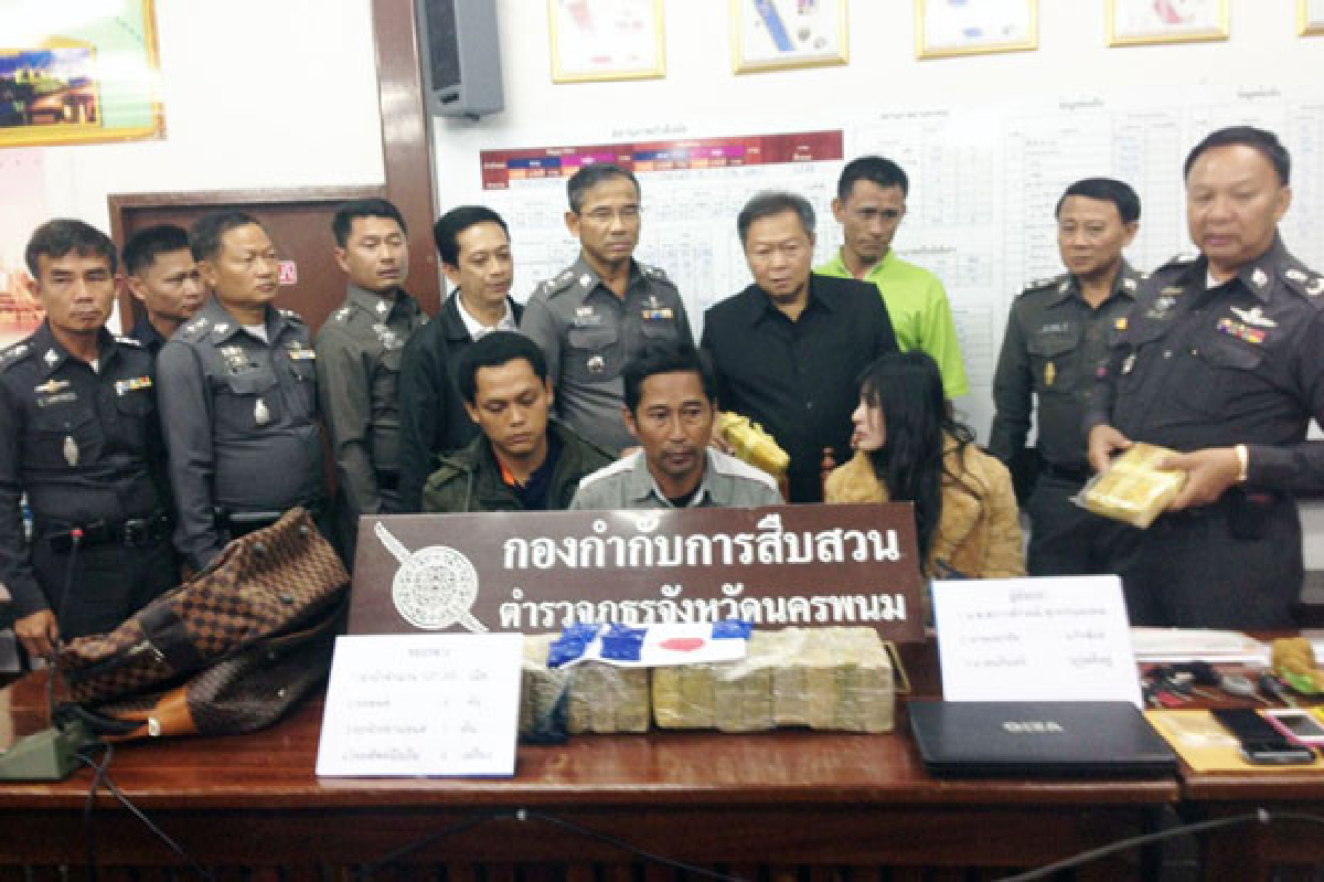 จับสามีภรรยาค้ายาข้ามชาติยึดกว่าแสนเม็ด จับสามีภรรยาค้ายาข้ามชาติยึดกว่าแสนเม็ด