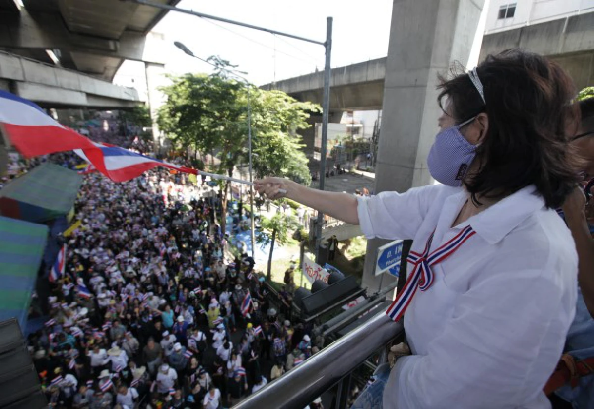 สุเทพประกาศปักหลักราชดำเนินไม่กลับสามเสน