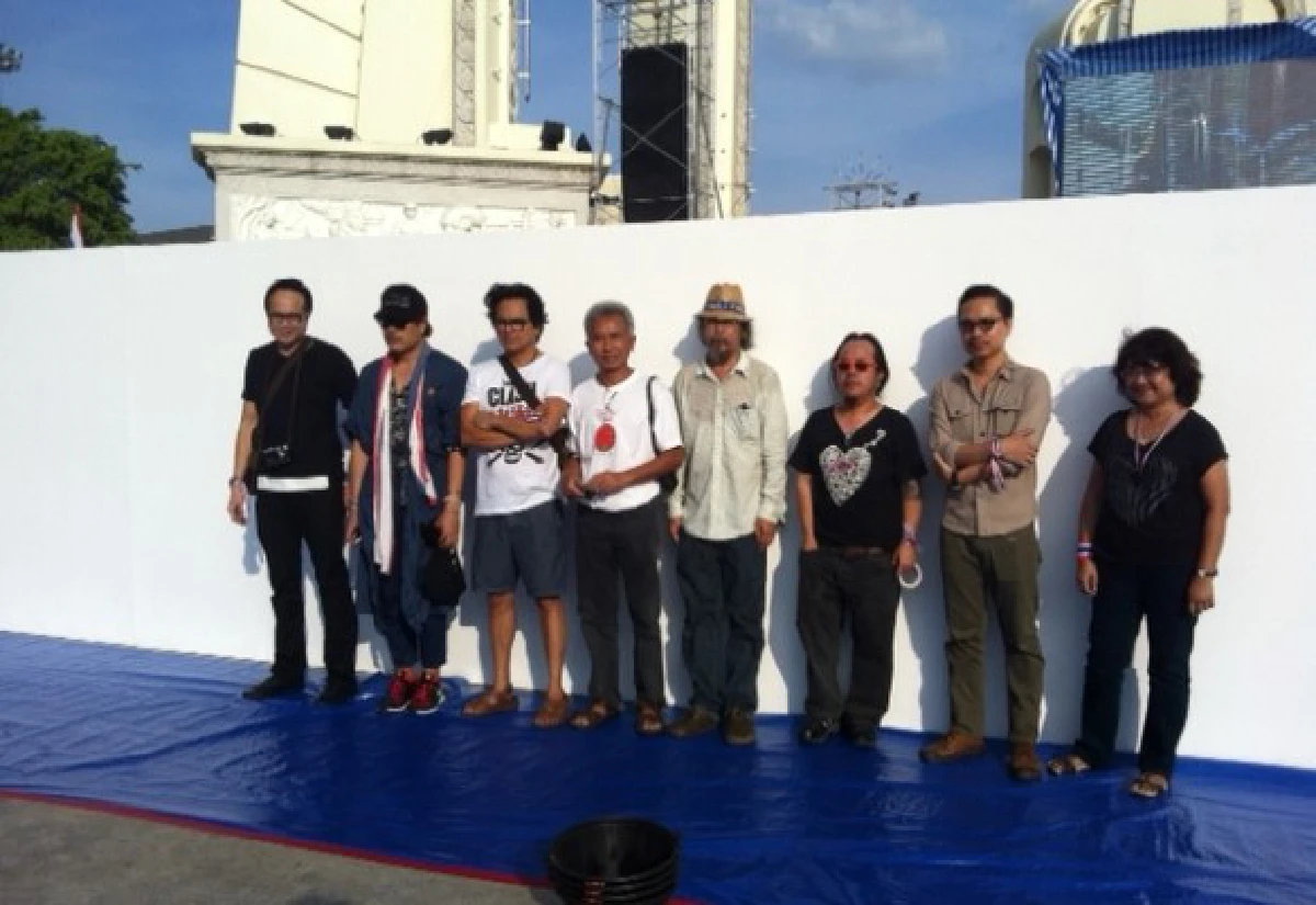 กลุ่มศิลปินวาดภาพต้านนิรโทษกรรม