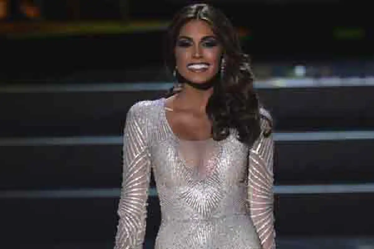 นางงามเวเนฯคว้ามงกุฎมิสยูนิเวิร์ส