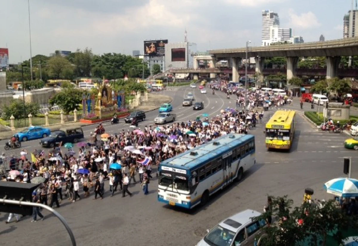 อารีย์รวมตัวสมทบราชดำเนิน