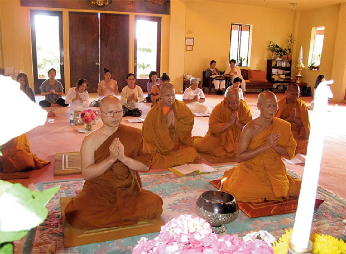 พระเจ้าวรวงศ์เธอ พระองค์เจ้าโสมสวลีฯ เสร็จทอดผ้าพระกฐิน