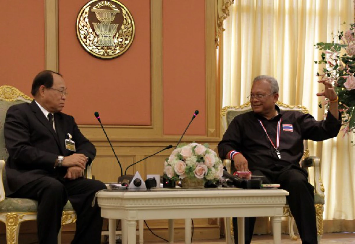 "สุเทพ"แสดงตัวยื่นชื่อถอด310สส.