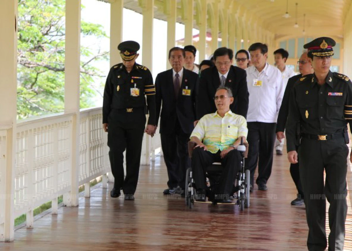 ในหลวงเสด็จฯพระราชนิเวศน์มฤคทายวัน