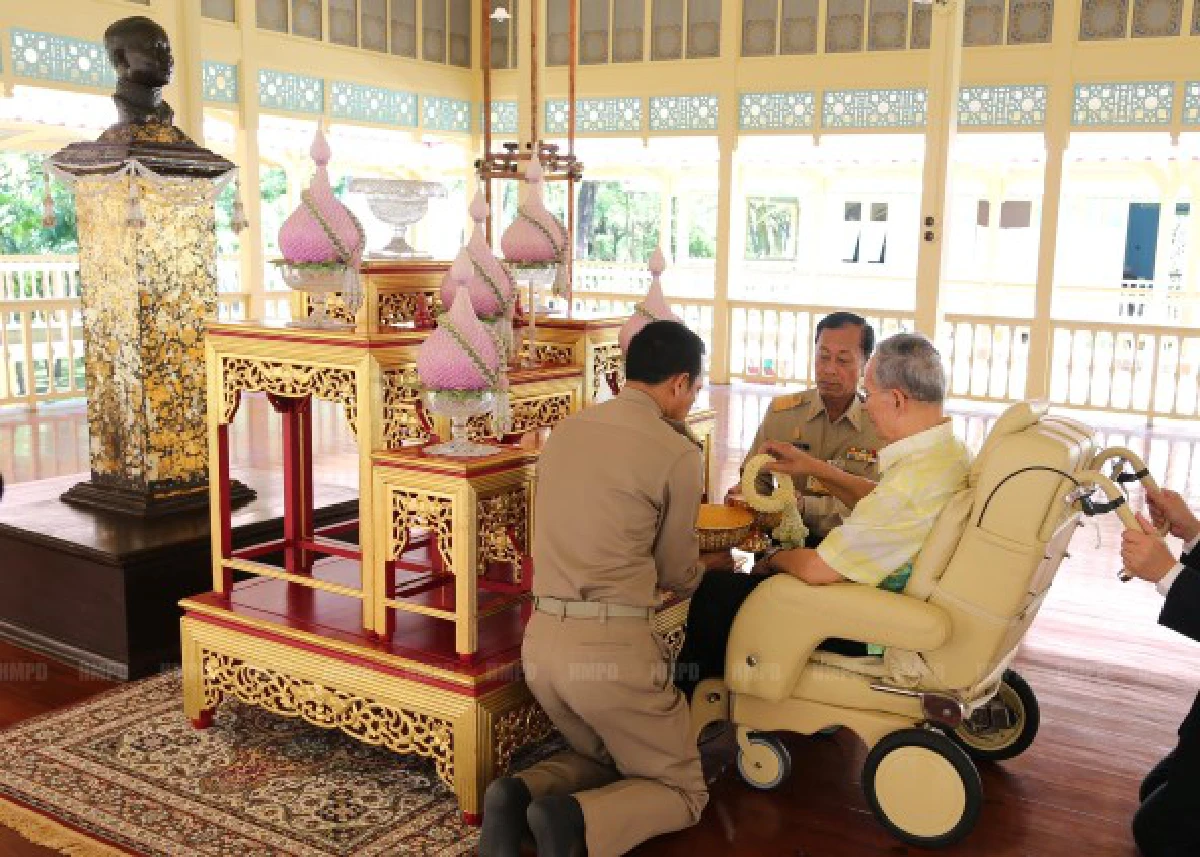 ในหลวงเสด็จฯพระราชนิเวศน์มฤคทายวัน