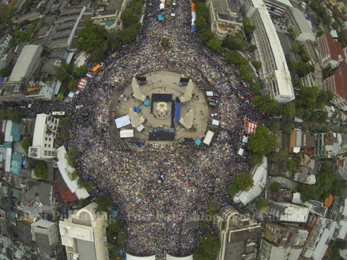 Counting the rally goers