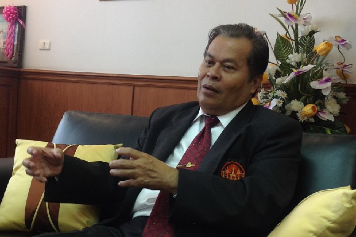 ปลดอธิการลาดกระบังแก้เกรดให้ลูก ปลดอธิการลาดกระบังแก้เกรดให้ลูก