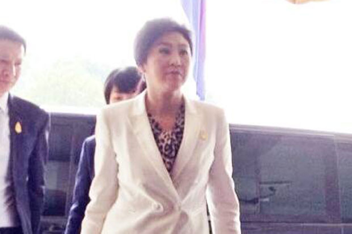 นายกฯถกปลัดกระทรวงรับมือม็อบบุก นายกฯถกปลัดกระทรวงรับมือม็อบบุก