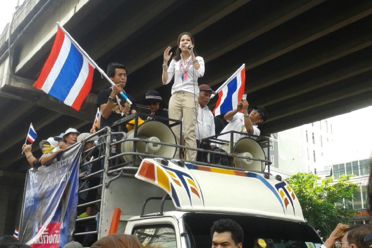 ม็อบเรียกร้องข้าราชวธ.ต้านระบอบทักษิณ ม็อบเรียกร้องข้าราชวธ.ต้านระบอบทักษิณ
