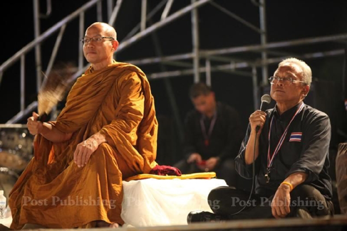 Suthep: Govt falls by Sunday