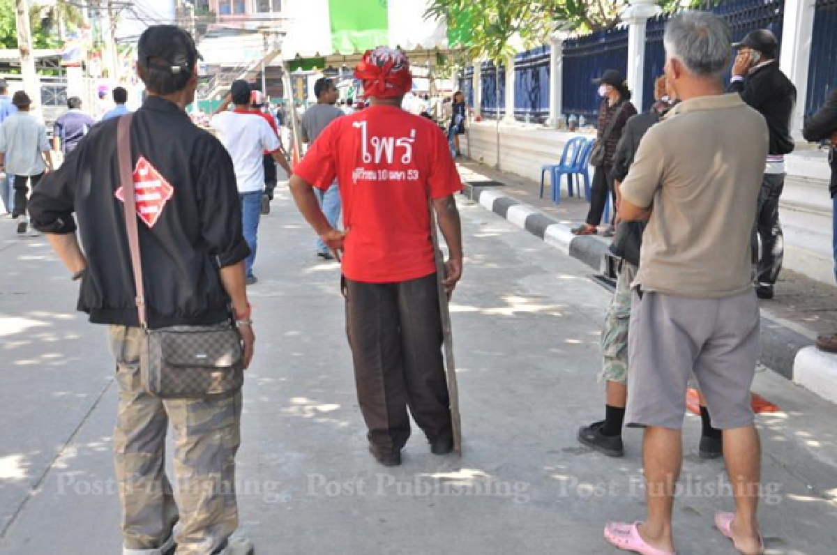Suthep: Govt falls by Sunday