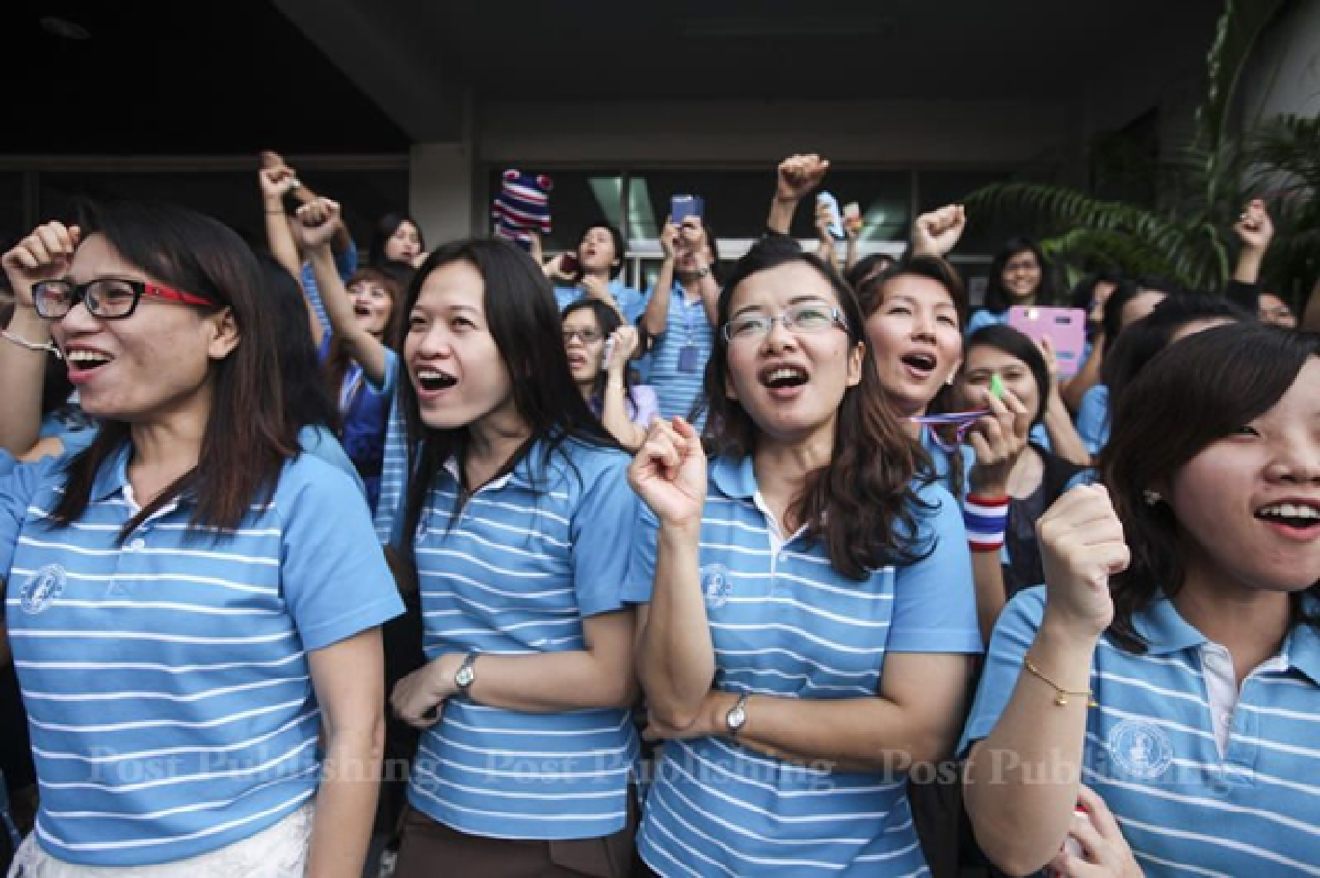 Suthep: Govt falls by Sunday