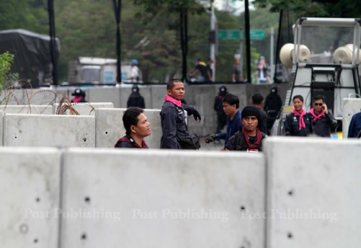 Suthep: Govt falls by Sunday